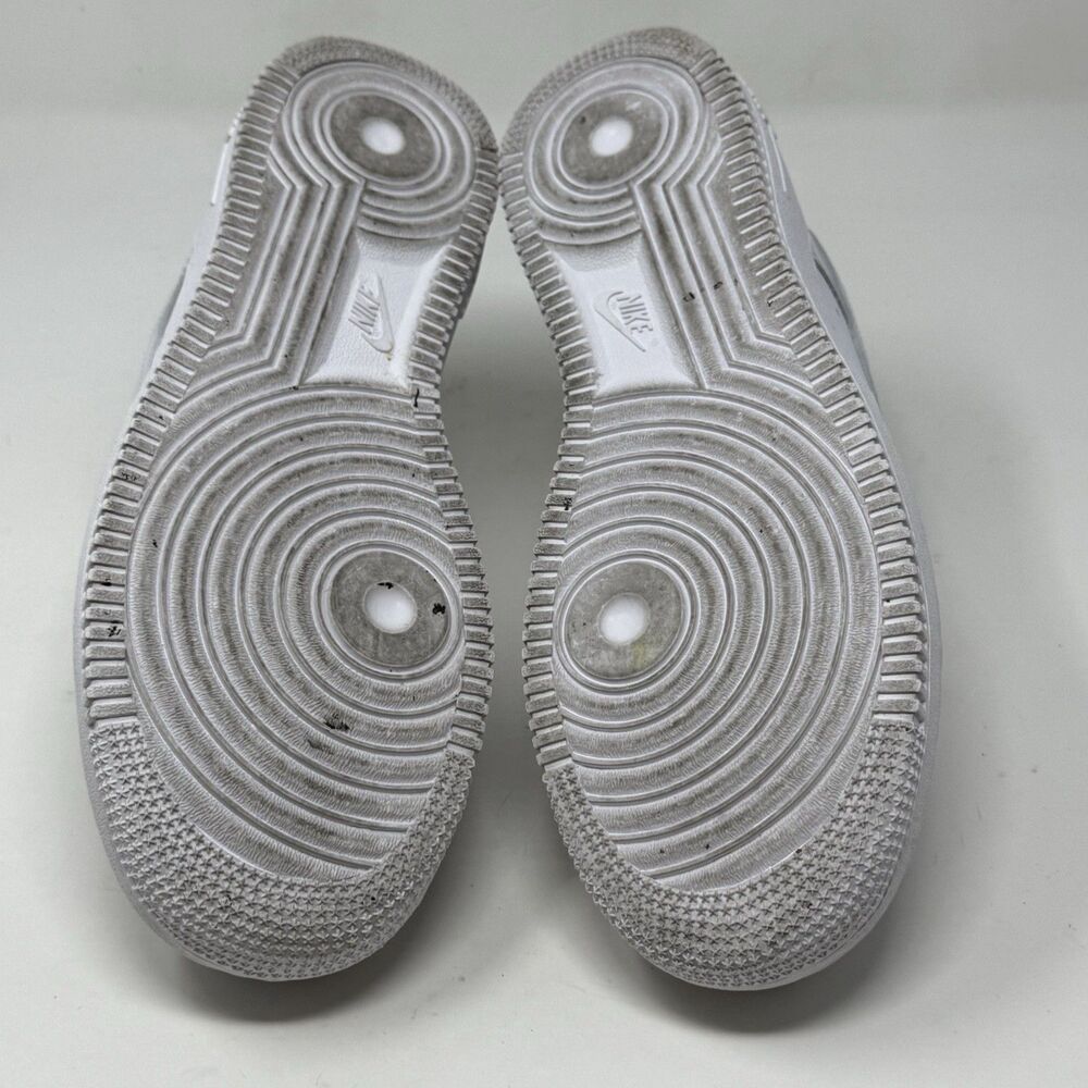 Nike Air Force 1 '07 Low Womens 9.5 Triple White Leather Athletic Shoes Sneakers - Picture 14 of 16